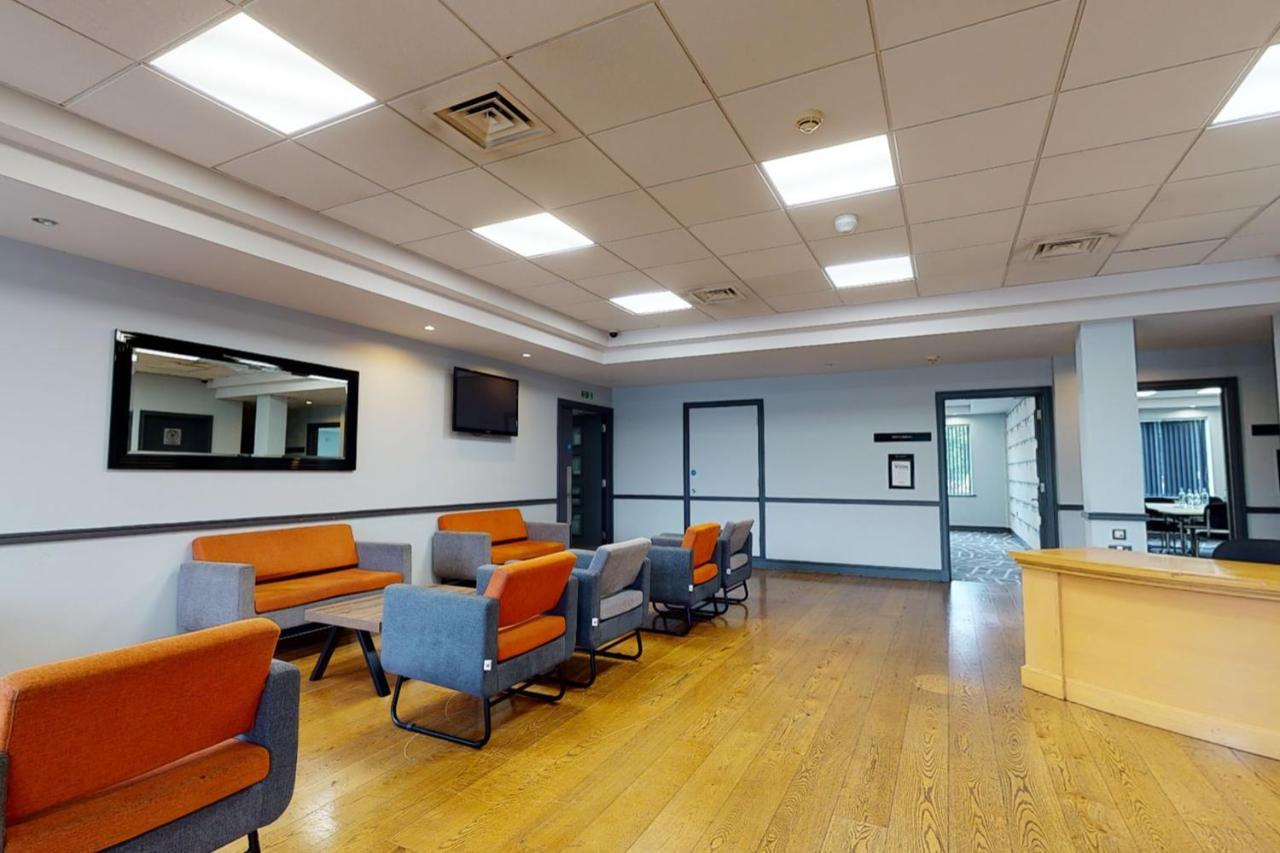 Village Hotel Newcastle Holystone  エクステリア 写真