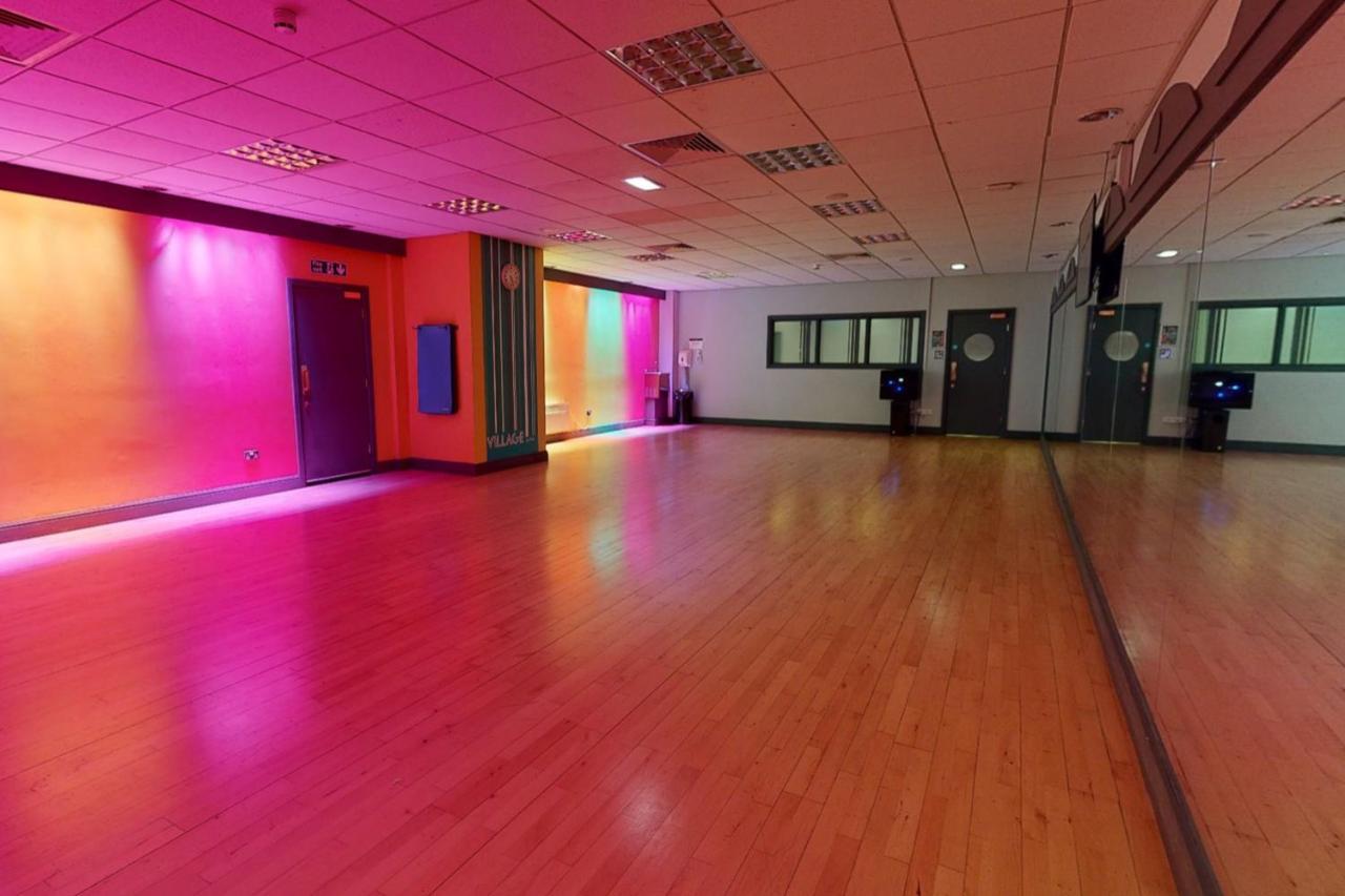 Village Hotel Newcastle Holystone  エクステリア 写真